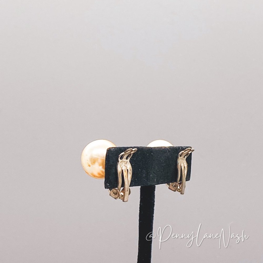 Vintage Single Off White Pearl Stud Earrings - Picture 7 of 8